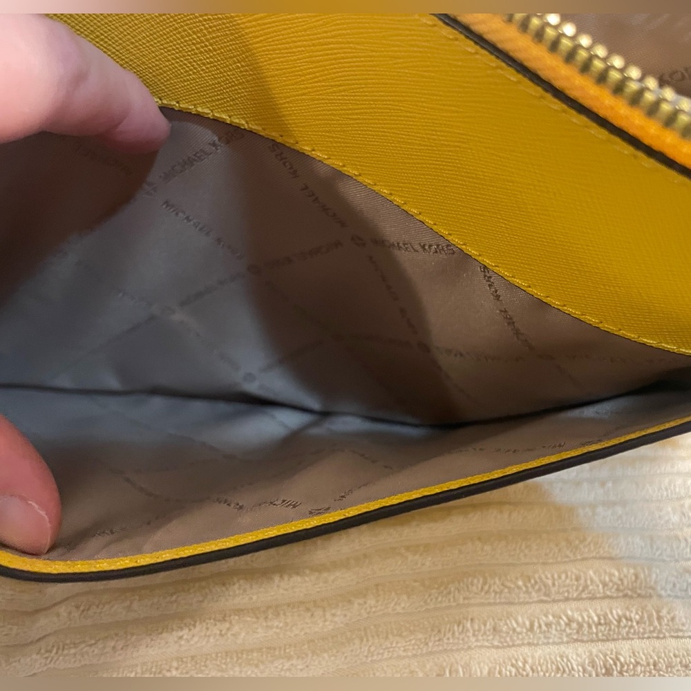 Michael Kors Yellow and Beige Lg Clutch/Wristlet 🥳 - Picture 7 of 8